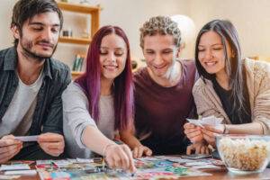 93% des adultes jouent à des jeux de société… et ce n’est pas (que) pour s’amuser